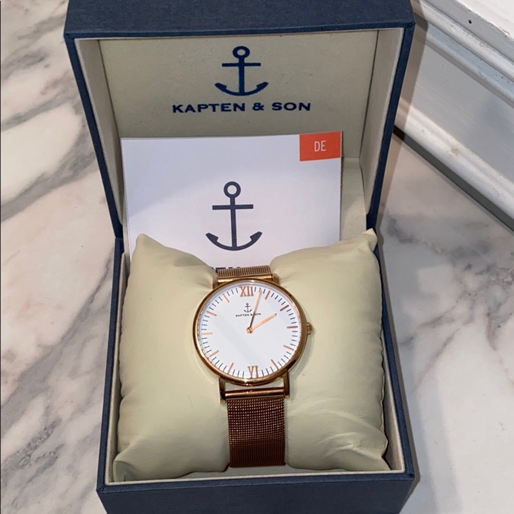 Women’s rose gold watch